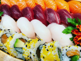 44 Sushi food