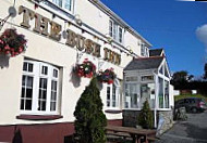 The Bush Inn outside