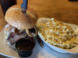 Jj's Tap Smokehouse food