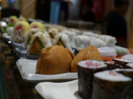 Sumo Sushi Boat food