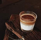 ร้านชวนมา ริมแม่น้ำบางปะกง Comida