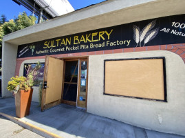 Sultan Bakery outside