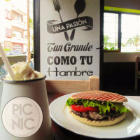 Pic & Nic Sandwicheria Cafe food