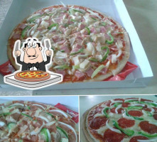 Tito Tam's Pizza food