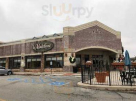 La Madeleine French Bakery outside