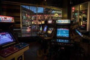 Barcade inside