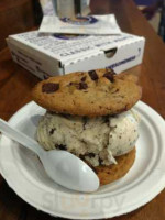 Insomnia Cookies food