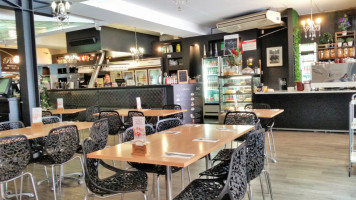 Piatto Ristorante Cafe inside
