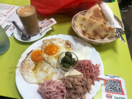 El Saito Cafe food