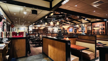 Longhorn Steakhouse inside