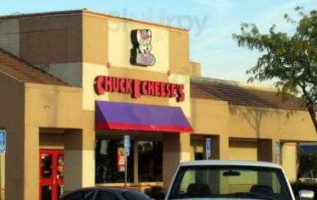 Chuck E. Cheese's outside