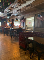 Ralph's Tavern inside