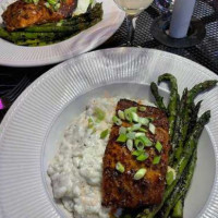 North End Bistro food