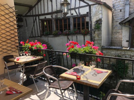 Le Moulin Du Landion food