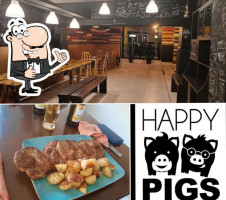 Happy Pigs food