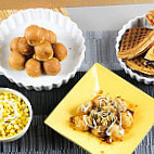 Izan Waffle Shop food