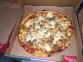 Pizza Lina Pizzeria food