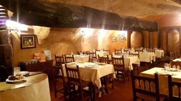 La Cueva De Mucientes (valladolid) food