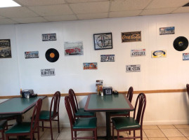 Baldy's Diner inside