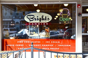 Bright's Candies outside