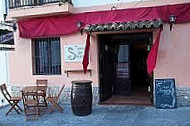 La Taverna De La Serp inside