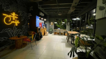 Matte Café inside