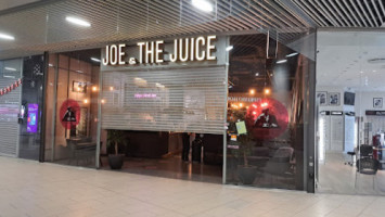 Joe The Juice outside