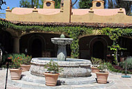Antigua Villa Santa Monica outside