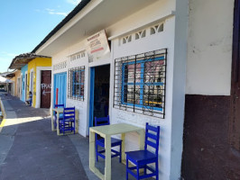 Panaderia Artesanal “delicias De Oriente” inside