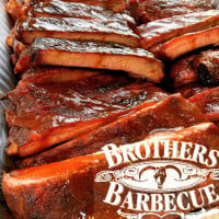 Brothers Barbecue food
