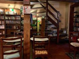 Café Literario inside