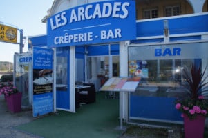 Creperie Des Arcades outside