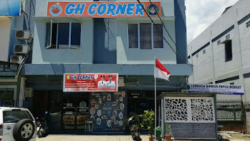 Restoran Gh Corner Abepura Jayapura Papua, Nasi Kebuli, Briyani, Nasi Arab, Roti Canai, Martabak Malaysia, Teh Tarik, Halal outside