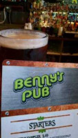 Benny's Pub food