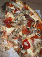 Cozzi Pizza inside