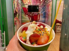 Yolove Frozen Yogurt food