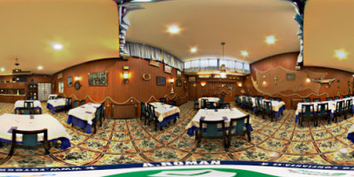 Paco Restaurante inside