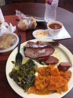 Hardeman's Bbq food