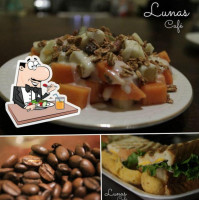 Lunas CafÉ food