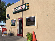 Lusk Liquor Store outside