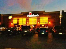 Applebee's Grill outside