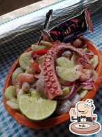 Mariscos El Ojo De Agua food