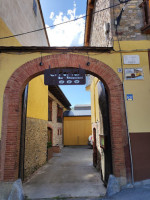 El Portal outside