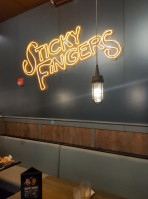 Sticky Fingers Ribhouse food