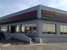 Royal D'asie outside