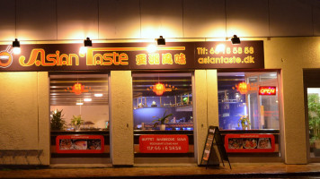 Asian Taste outside