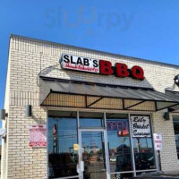 Slab's Bbq outside