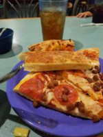 Mr Gatti's Pizza food