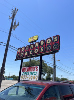 Rolando's Super Taco outside