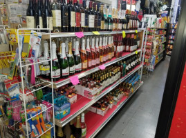 Pop Top Market Liquors food